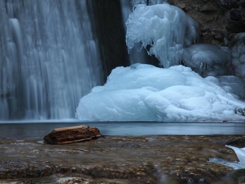 Cascada Inghetata